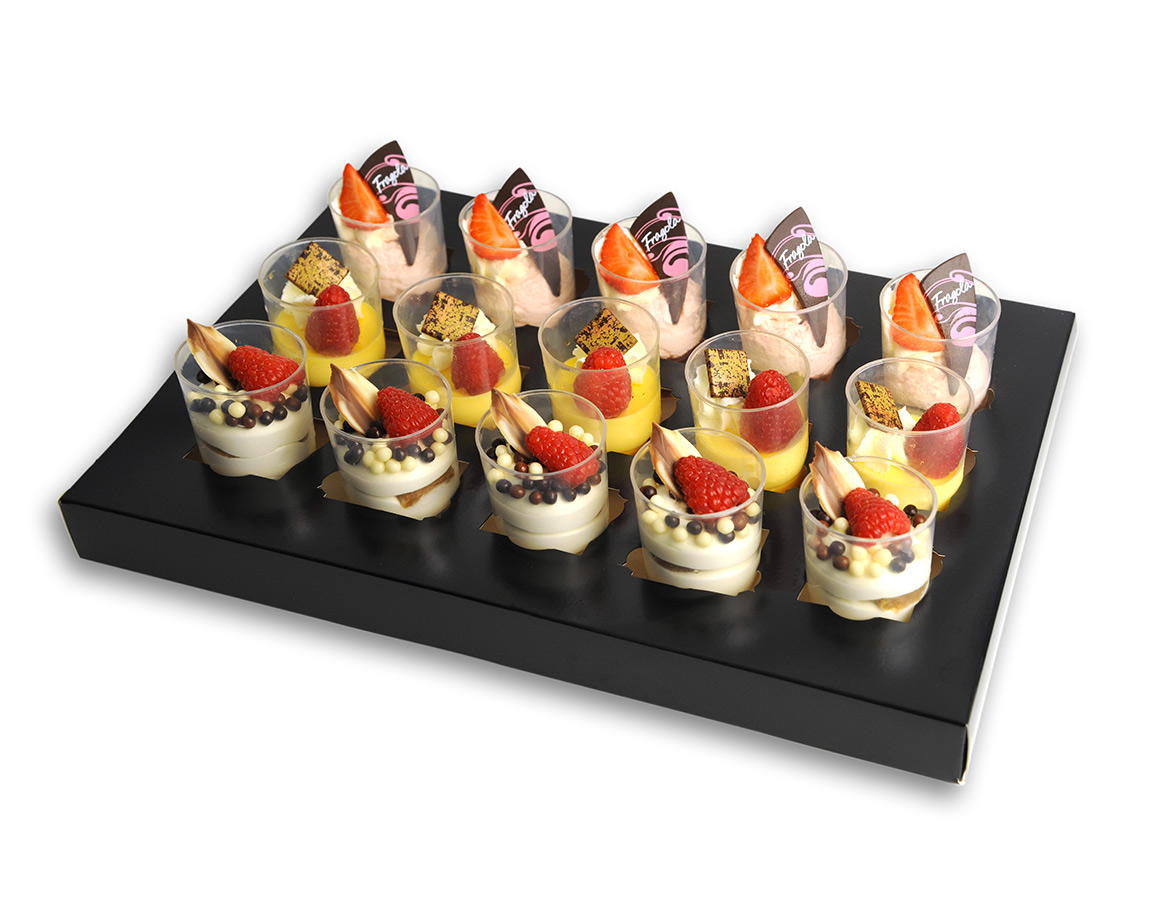 Dolci al bicchiere  15  bicchierini                      (5 pz.  per 3 qualità)